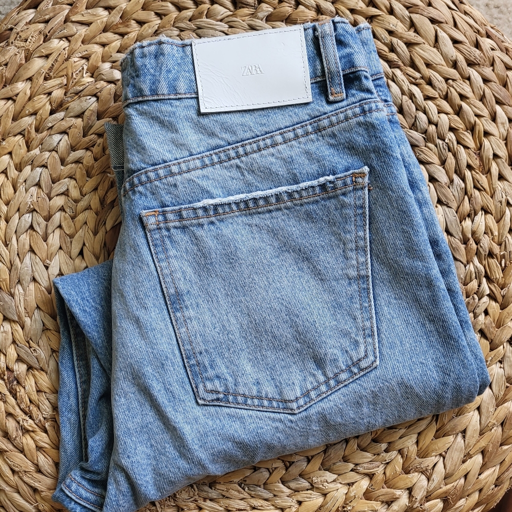 ZARA High Rise Straigh Leg Jeans